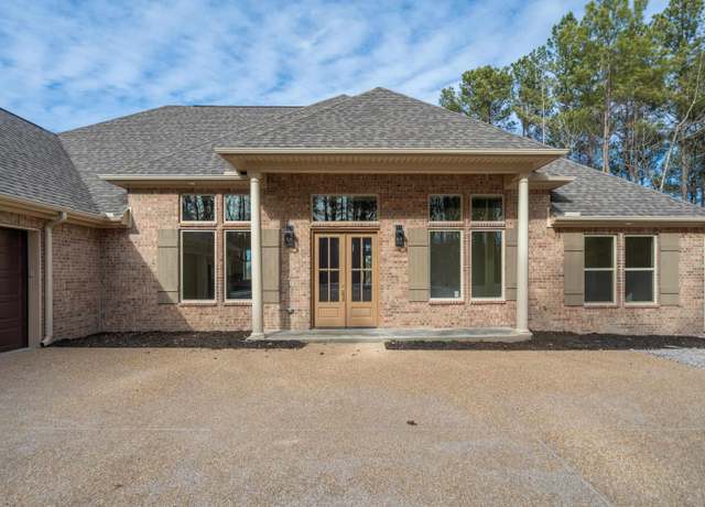 Property at 69 Manzanares Dr, Hot Springs Village, AR 71909, 3 beds, 2.5 baths