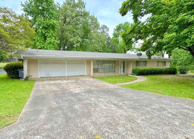 Property at 709 Lakeland Dr, Hot Springs, AR 71913, 3 beds, 2 baths