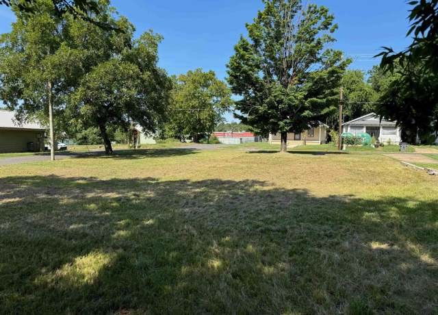 Property at 204 N Patterson St, Hot Springs, AR 71913