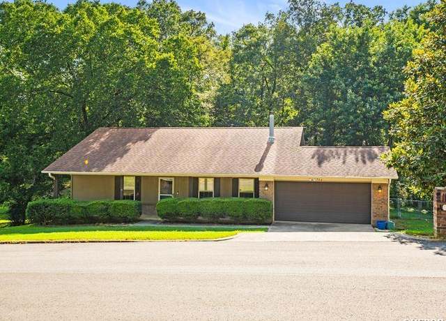 Property at 407 Cedarwood St, Hot Springs, AR 71901, 3 beds, 2 baths