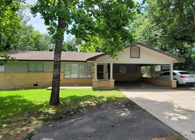 Property at 2004 Seventh St, Hot Springs, AR 71913, 3 beds, 2 baths
