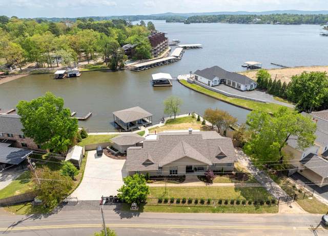 Property at 2341 Higdon Ferry Rd, Hot Springs, AR 71913, 2 beds, 2.5 baths