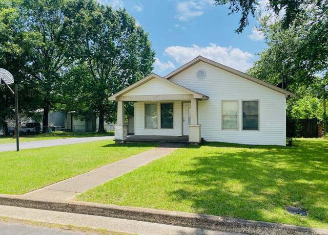 Property at 117 Cash St, Hot Springs, AR 71913, 2 beds, 2 baths