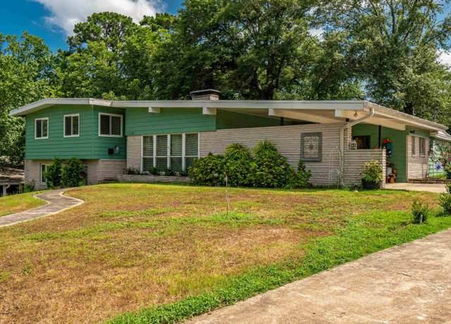 Property at 1109 Crystal Rd, Benton, AR 72015, 4 beds, 3.5 baths