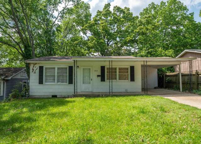 Property at 204 First, Hot Springs, AR 71913, 2 beds, 1 bath