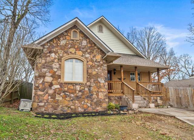 Property at 117 Skyline Dr, Hot Springs, AR 71901, 3 beds, 2 baths
