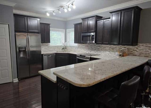 Property at 1133 Airport Rd Unit B-3, Hot Springs, AR 71913, 2 beds, 2 baths