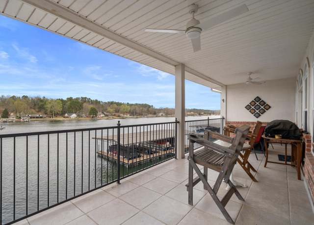 Property at 451 Lakeland Dr Unit E2, Hot Springs, AR 71913, 3 beds, 3 baths
