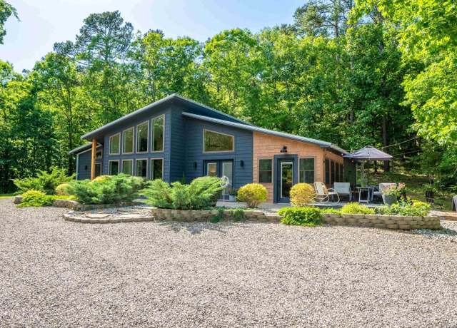 Property at 9048 Albert Pike Rd, Royal, AR 71968, 6 beds, 5 baths