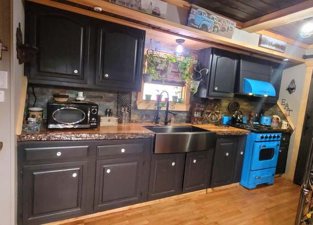 Property at 179 Timbercrest Ln, Hot Springs, AR 71913, 3 beds, 2.5 baths