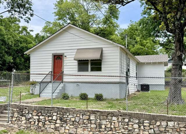 Property at 117 Lincoln St, Hot Springs, AR 71901, 3 beds, 2 baths