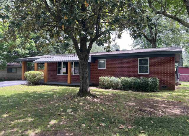 Property at 322 Little John Trl, Hot Springs, AR 71913, 2 beds, 1.5 baths