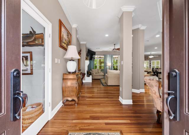 Property at 100 Lost Lake Pt, Hot Springs, AR 71913, 4 beds, 2.5 baths