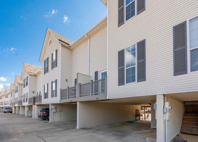 Property at 231 Bayshore Cv, Hot Springs, AR 71901, 2 beds, 2.5 baths