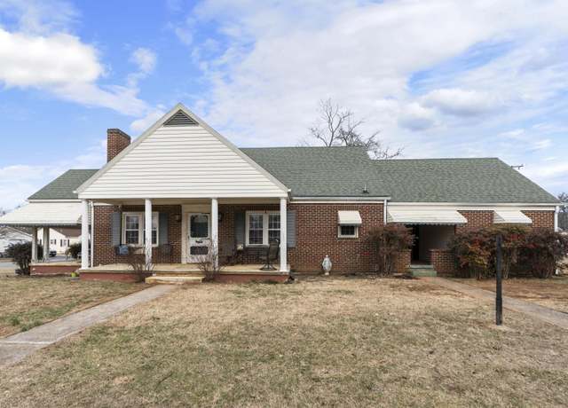 Property at 247 W 3rd St, Buena Vista, VA 24416, 4 beds, 2 baths
