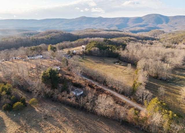 Property at 1603/1605 Summit Dr, Covington, VA 24426, 2 beds, 1 bath
