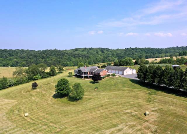 Property at 162 Trinity Ln, Staunton, VA 24401, 4 beds, 3.5 baths