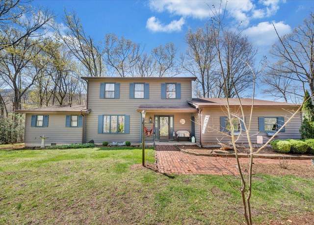 Property at 306 Heatherton Dr, Covington, VA 24426, 4 beds, 3.5 baths