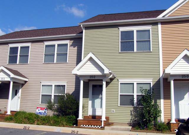 Property at 25-2 Beverly Ct, Lexington, VA 24450, 2 beds, 2.5 baths