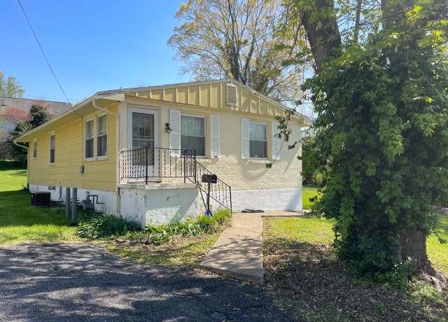 Property at 108 Moore St, Lexington, VA 24450, 4 beds, 1 bath
