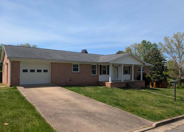 Property at 105 Poplar Ave, Buena Vista, VA 24416, 4 beds, 3 baths