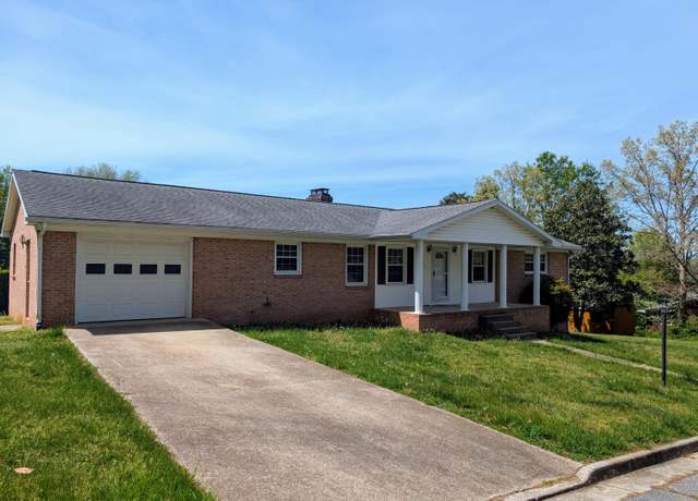 Property at 105 Poplar Ave, Buena Vista, VA 24416, 4 beds, 3 baths