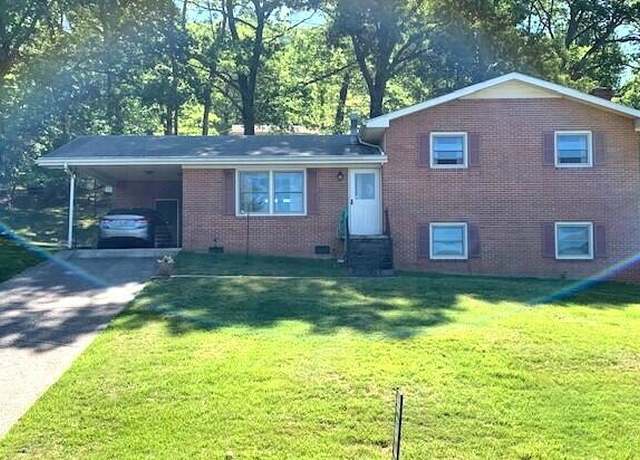 Property at 2346 Holly Ave, Buena Vista, VA 24416, 3 beds, 2.5 baths