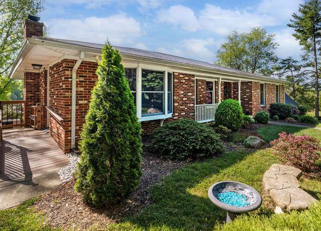 Property at 4508 N Lee Hwy Hwy, Fairfield, VA 24435, 5 beds, 4 baths
