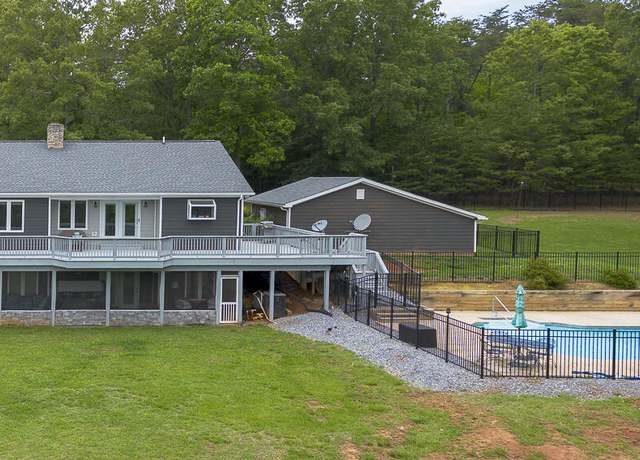 Property at 22 Seaman Cir, Buena Vista, VA 24416, 3 beds, 3 baths