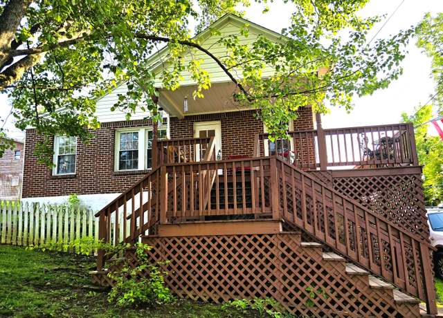 Property at 301 Houston St, Lexington, VA 24450, 3 beds, 2 baths