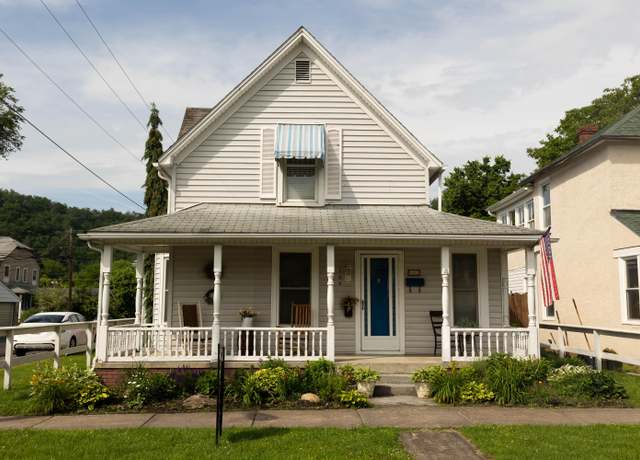 Property at 102 N Marion Ave, Covington, VA 24426, 2 beds, 1 bath