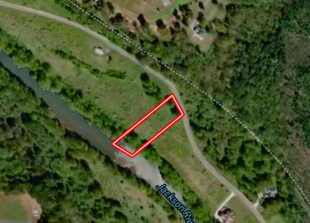 Property at 29 Elwood Dr, Hot Springs, VA 24445