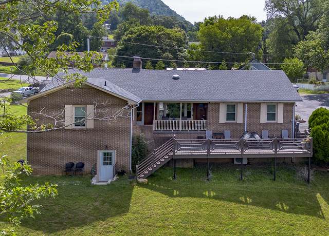 Property at 2224 Hawthorne Ave, Buena Vista, VA 24416, 3 beds, 2 baths
