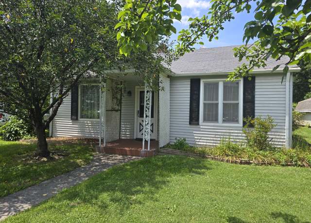 Property at 812 Grayson Ave, Covington, VA 24426, 3 beds, 1 bath