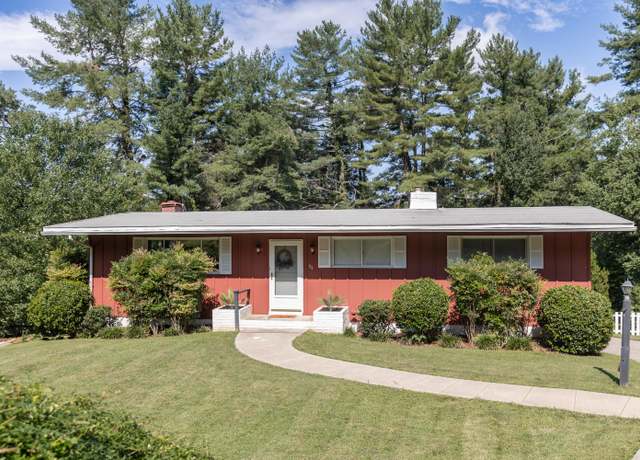 Property at 94 Meadowview Dr, Lexington, VA 24450, 4 beds, 2 baths