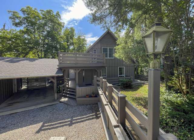 Property at 612  & 610 Stonewall St, Lexington, VA 24450, 3 beds, 2.5 baths