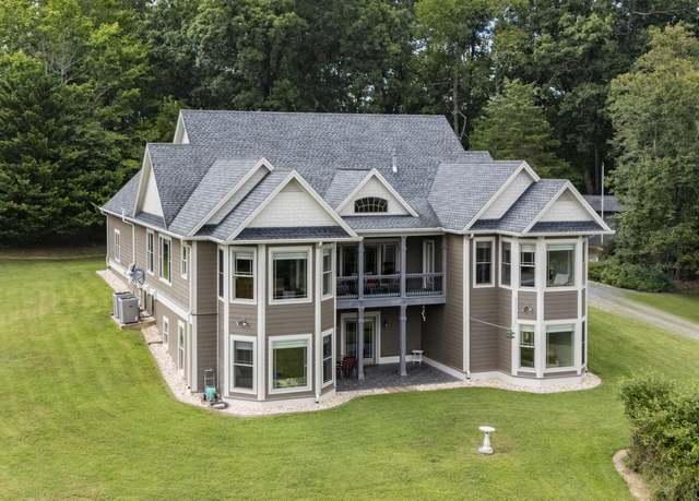 Property at 251 Alpine Dr, Lexington, VA 24450, 3 beds, 4 baths
