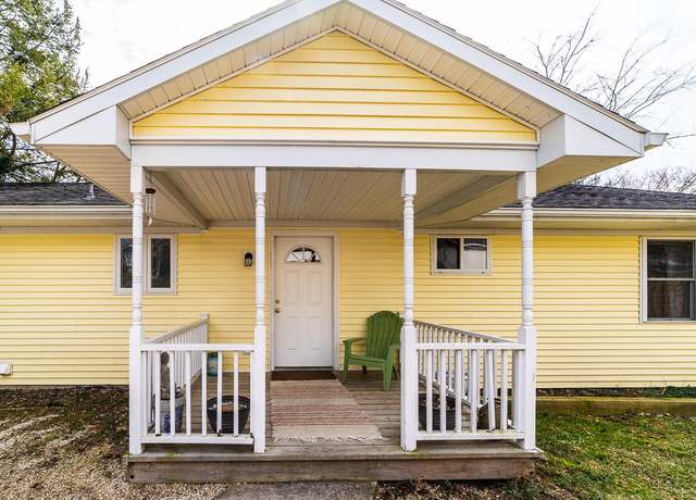 Property at 101 Willow Ln, Lexington, VA 24450, 3 beds, 1 bath