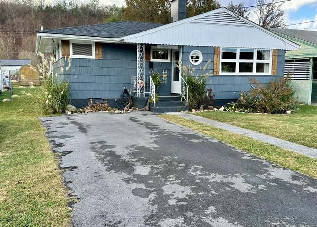Property at 312 S Craig Ave, Covington, VA 24426, 3 beds, 1 bath
