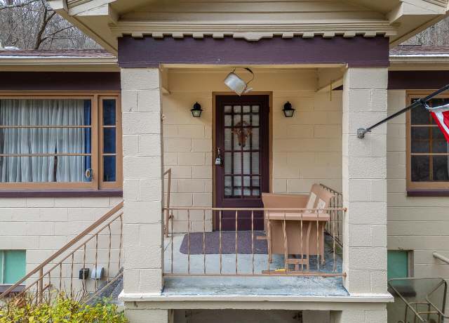 Property at 8104 Rich Patch Rd, Covington, VA 24426, 3 beds, 1 bath
