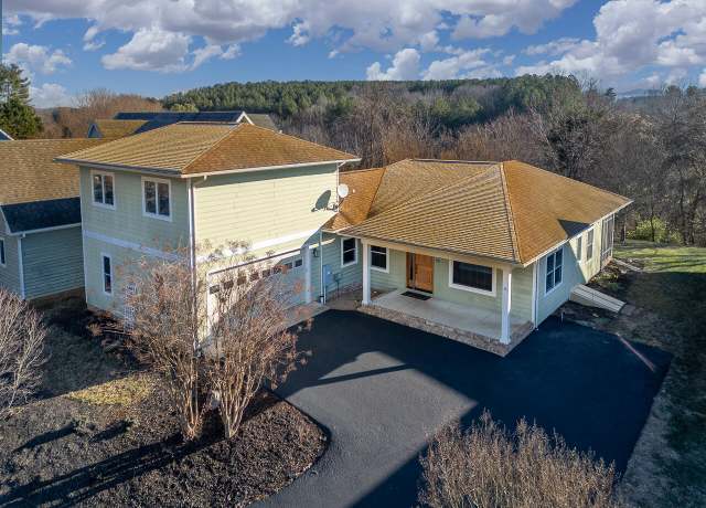 Property at 20 Woodridge Ln, Lexington, VA 24450, 4 beds, 3.5 baths