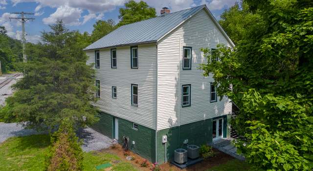 Photo of 76 Main St, Goshen, VA 24439