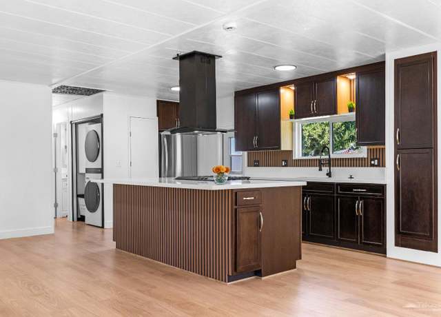 Property at 333 S Dennison Rd, Tehachapi, CA 93561, 2 beds, 2 baths