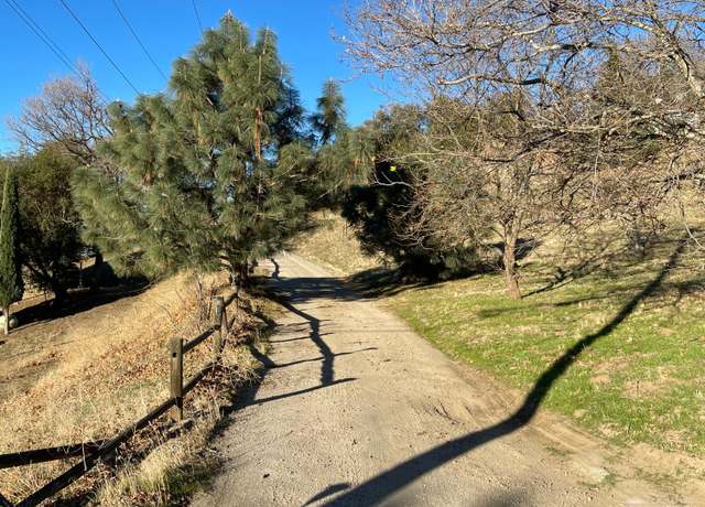 Property at 19461 Jacks Hill Rd, Tehachapi, CA 93561, 3 beds, 2 baths