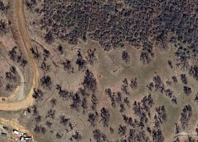 Property at 17480 Saint Moritz Dr, Tehachapi, CA 93561