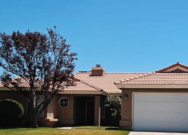 Property at 1102 Redwood Ct, Tehachapi, CA 93561, 3 beds, 2 baths