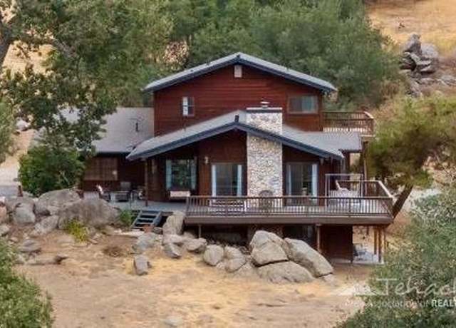 Property at 27400 Oakflat Dr, Tehachapi, CA 93561, 4 beds, 3 baths