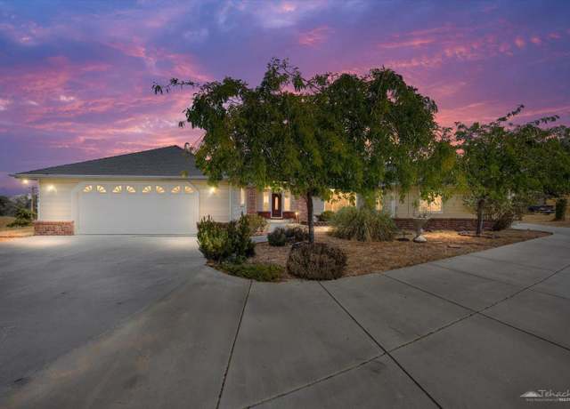 Property at 18900 Mustang Dr, Tehachapi, CA 93561, 3 beds, 2 baths