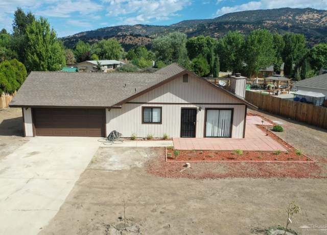 Property at 30001 Caddy Ln, Tehachapi, CA 93561, 3 beds, 2 baths