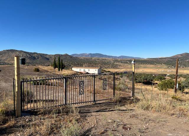 Property at 10656 Pretoria Rd, Tehachapi, CA 93561, 2 beds, 2 baths